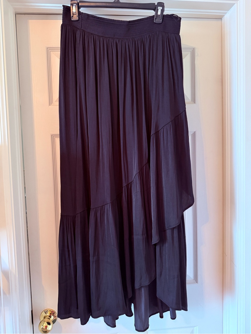 Stunning White House Black Market skirt